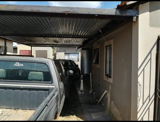 2 BEDROOM HOUSE FOR SALE IN DAVEYTON EXT 3